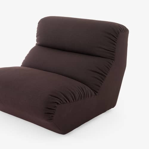 Chauffeuse Hi Lo AV54 - &tradition - Marron (Vidar 0386) - Bois certifié FSC, Mousse HR certifiée, Ouate de polyester, Ressorts, Tissu Ecolabel