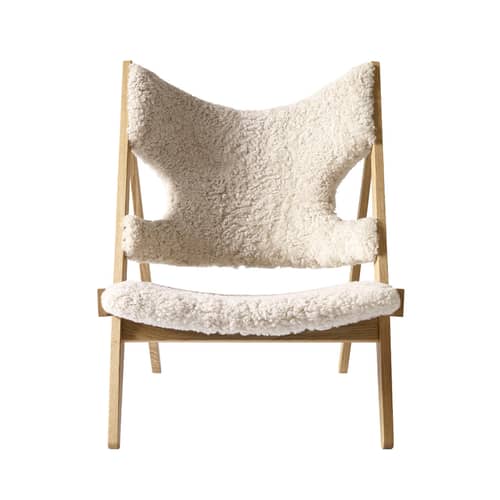Fauteuil rembourré Knitting tissu bois blanc / Peau de mouton - Réédition 1951 - Audo Copenhagen - Blanc / Chêne clair - Chêne massif, Mousse, Peau de mouton