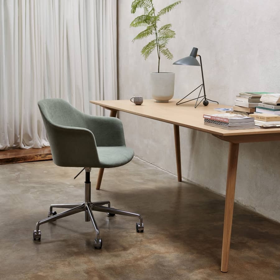 Fauteuil à roulettes Rely HW55 tissu / Pivotant & hauteur réglable - &tradition