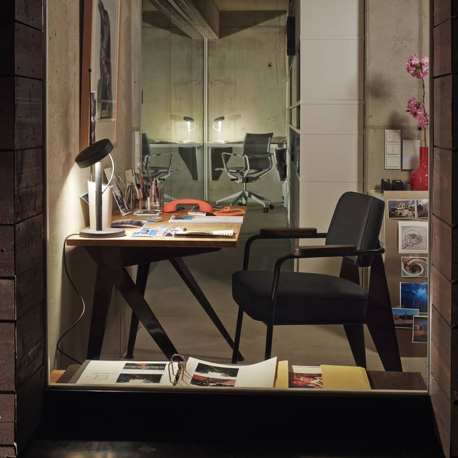 Bureau Compas Direction bois naturel / Jean Prouvé, 1953 - L 125 cm - Vitra