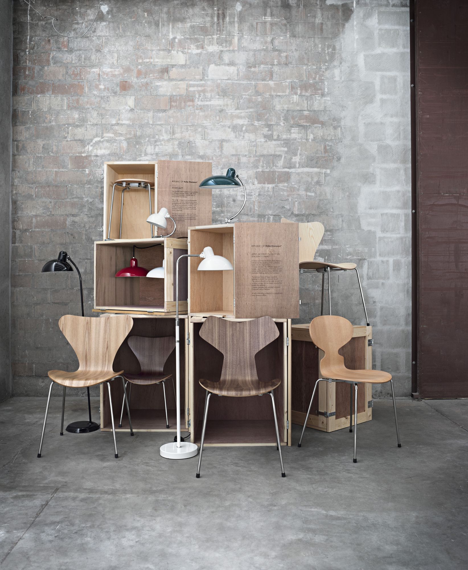 Fritz Hansen Série 7 Stacking chair - cherrywood | Made In Design UK