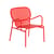 Fauteuil bas empilable Week-end métal rouge / Aluminium - Petite Friture