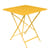 Table pliante Bistro métal jaune / 71 x 71 cm - 3/4 personnes - Trou parasol - Fermob