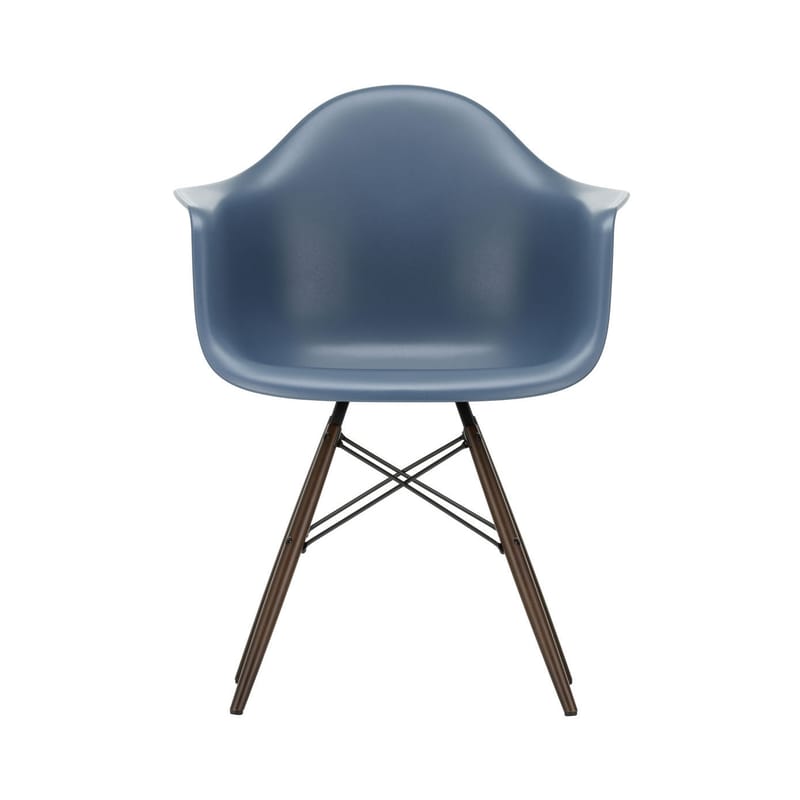 Mobilier - Chaises, fauteuils de salle à manger - Fauteuil DAW - Eames Plastic Armchair plastique bleu / (1950) - Pieds bois foncé - Vitra - Bleu de mer / Bois foncé - Érable massif, Polypropylène