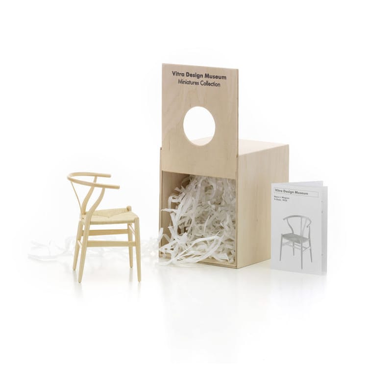 Miniatura Y-Chair di Vitra - legno naturale