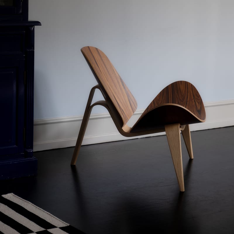 Poltrona lounge CH07 - Shell Chair di CARL HANSEN & SON - legno naturale