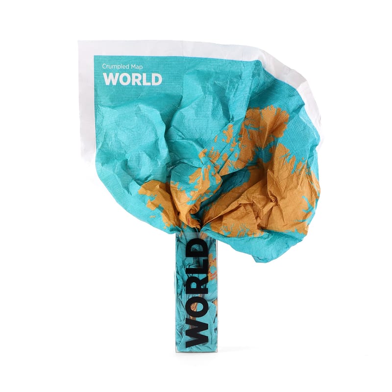 Décoration - Pour les enfants - Carte du monde à personnaliser Crumpled World by Cities papier multicolore / Noms de villes - Feutre effaçable inclus - 87 x 58 cm - Palomar - Villes / Bleu & jaune - Papier étanche