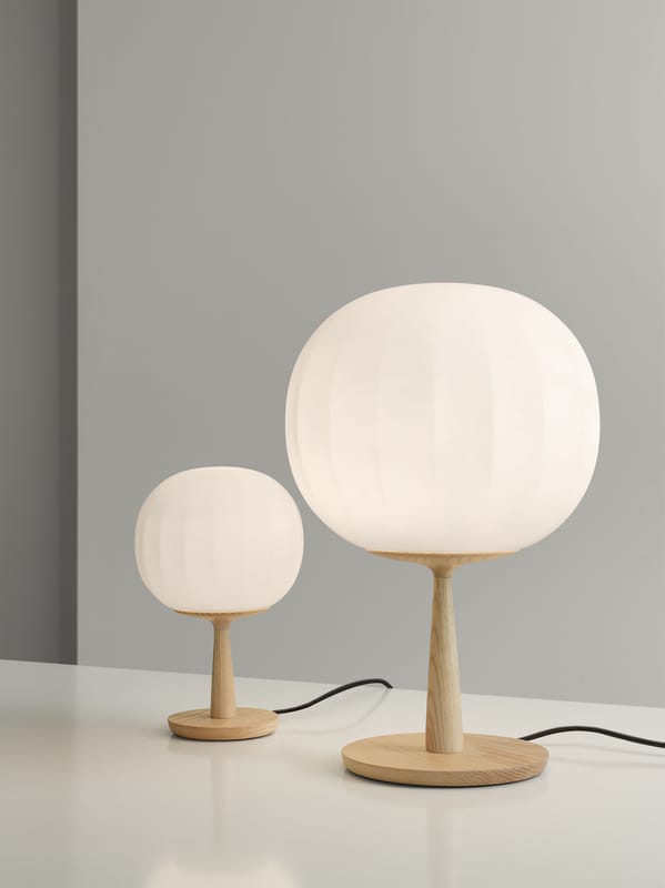 Tischleuchte Lita LED von Luceplan Design opalinweiß | In Made esche 