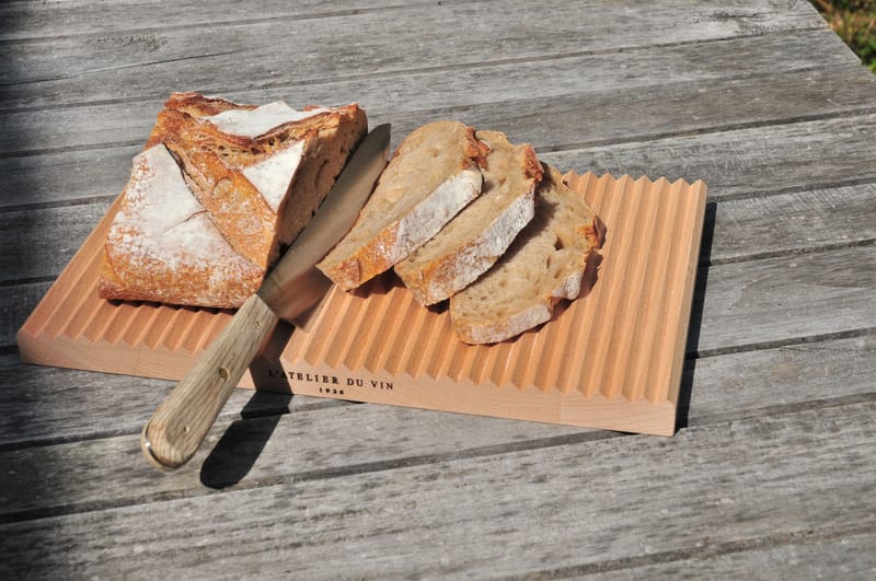 Planche à pain en bois de hêtre et son couteau