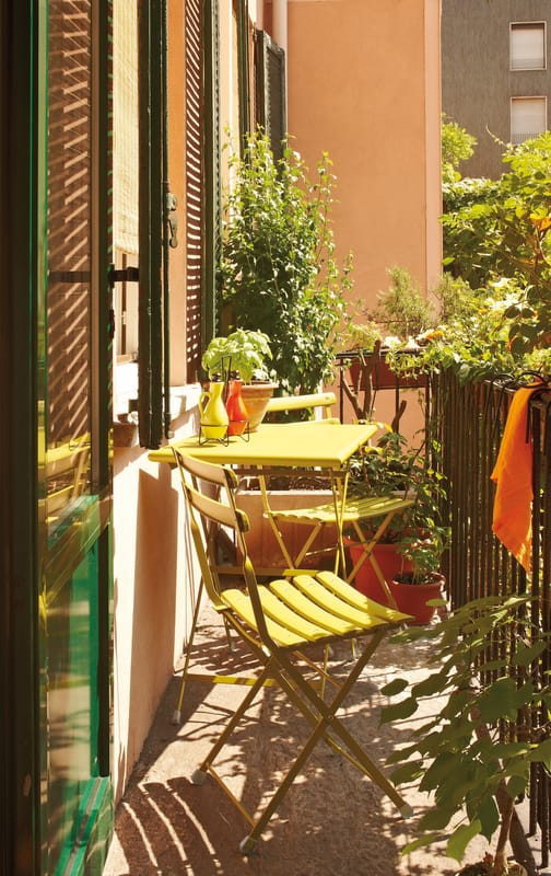 Emu table and chairs outlet