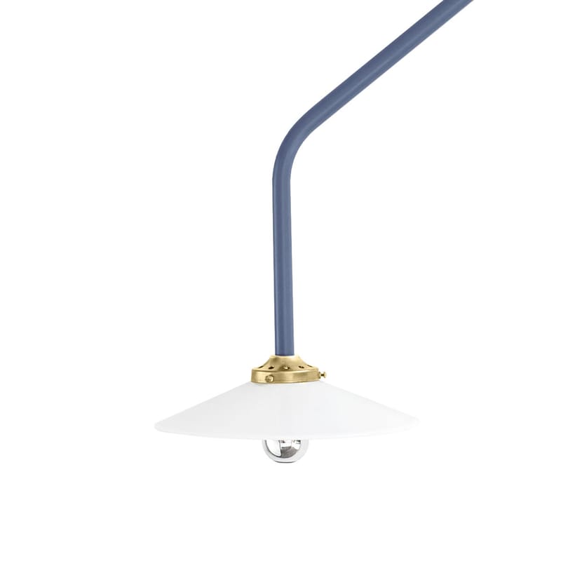 Wandleuchte mit Stromkabel Hanging Lamp n°4 von valerie objects - weiß blau  messing | Made In Design