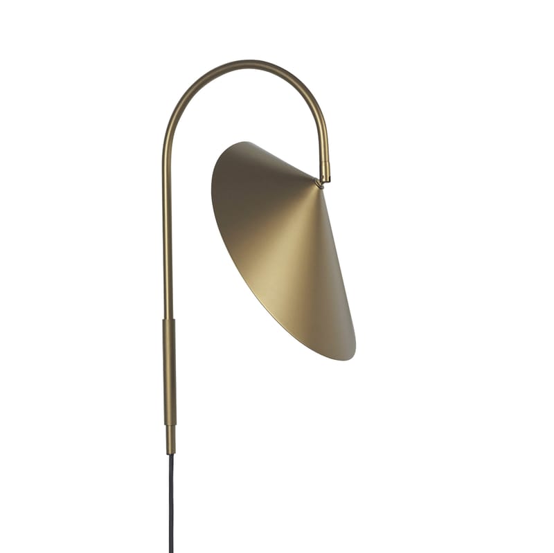 Luminaire - Appliques - Applique avec prise Arum Swivel métal or / H 47 cm - Orientable - Ferm Living - Bronze - Aluminium, Fer