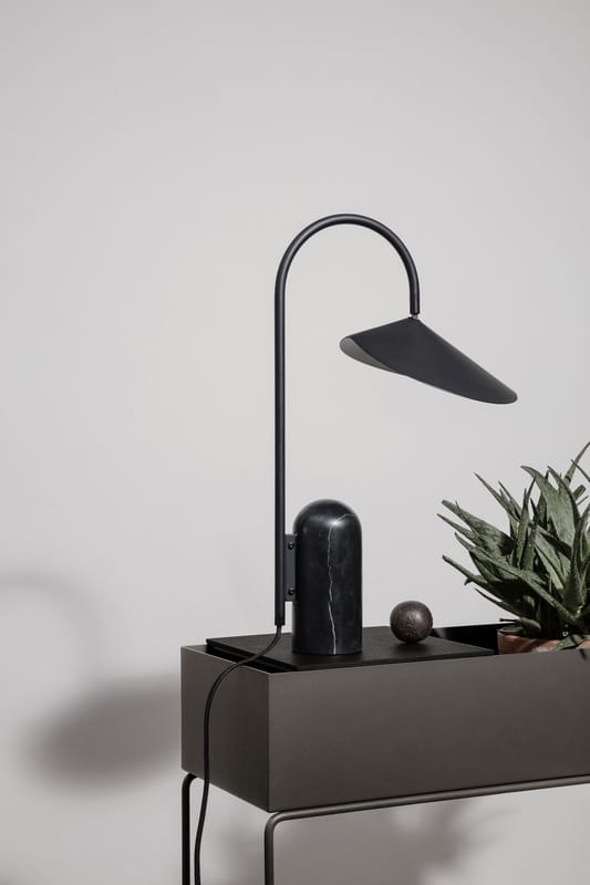 Tischleuchte Arum von Ferm Living - schwarz | Made In Design