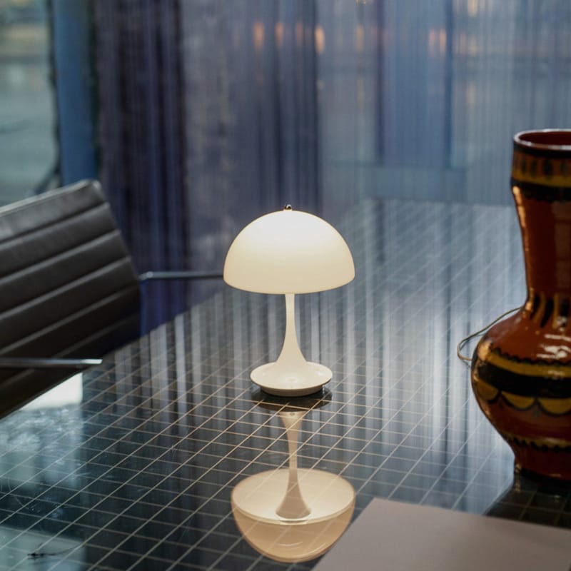 Lampe de table sans fil pied en acier Lampe de Chevet 8 couleurs