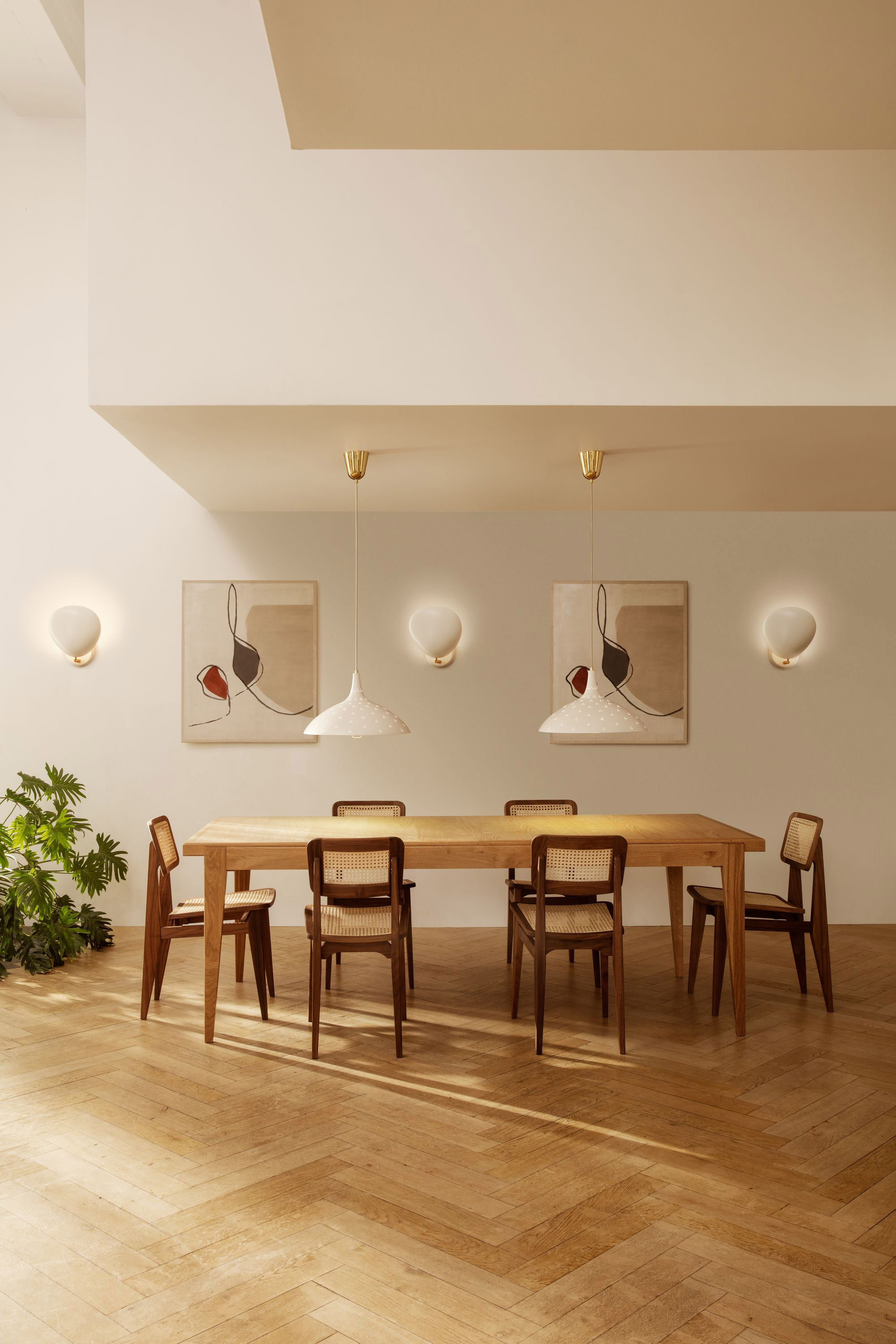 Gubi S table Extending table oak Made In Design UK
