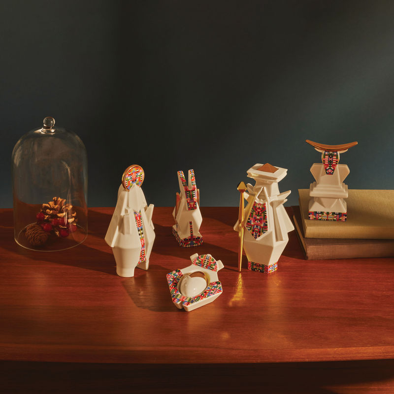 Set 8 Statuine presepe realizzate in porcellana