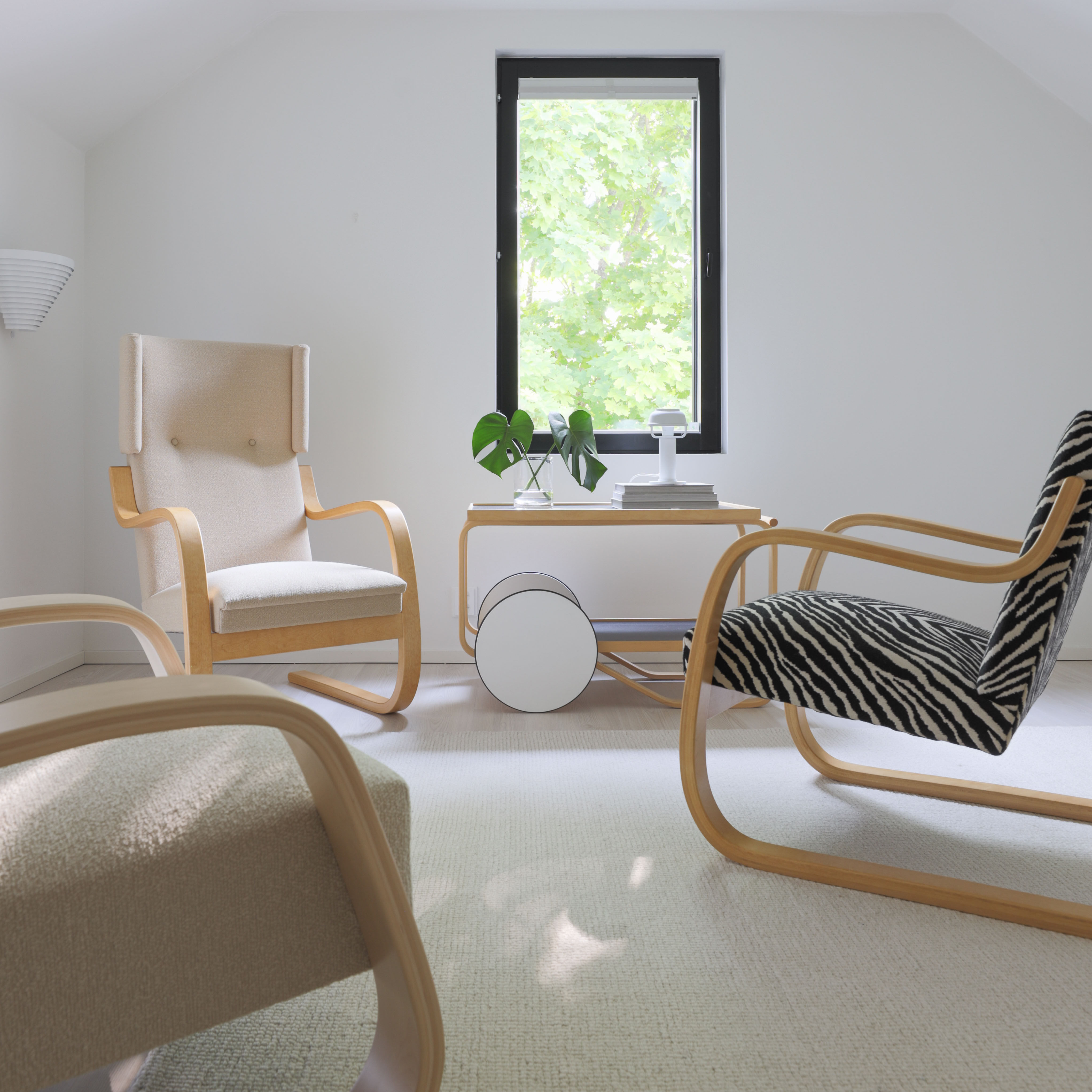 Fauteuil rembourré 400 Tank Artek - Idée déco bois