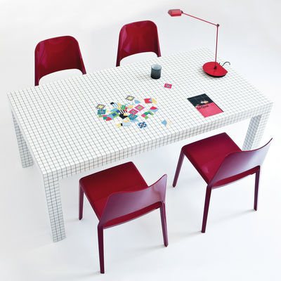 Mobilier - Tables - Table rectangulaire Quaderna / 90 x 180 cm - Superstudio, 1972 - Zanotta - 90 x 180 cm / Blanc & quadrillage noir - Panneau alvéolaire, Plastique lamifié