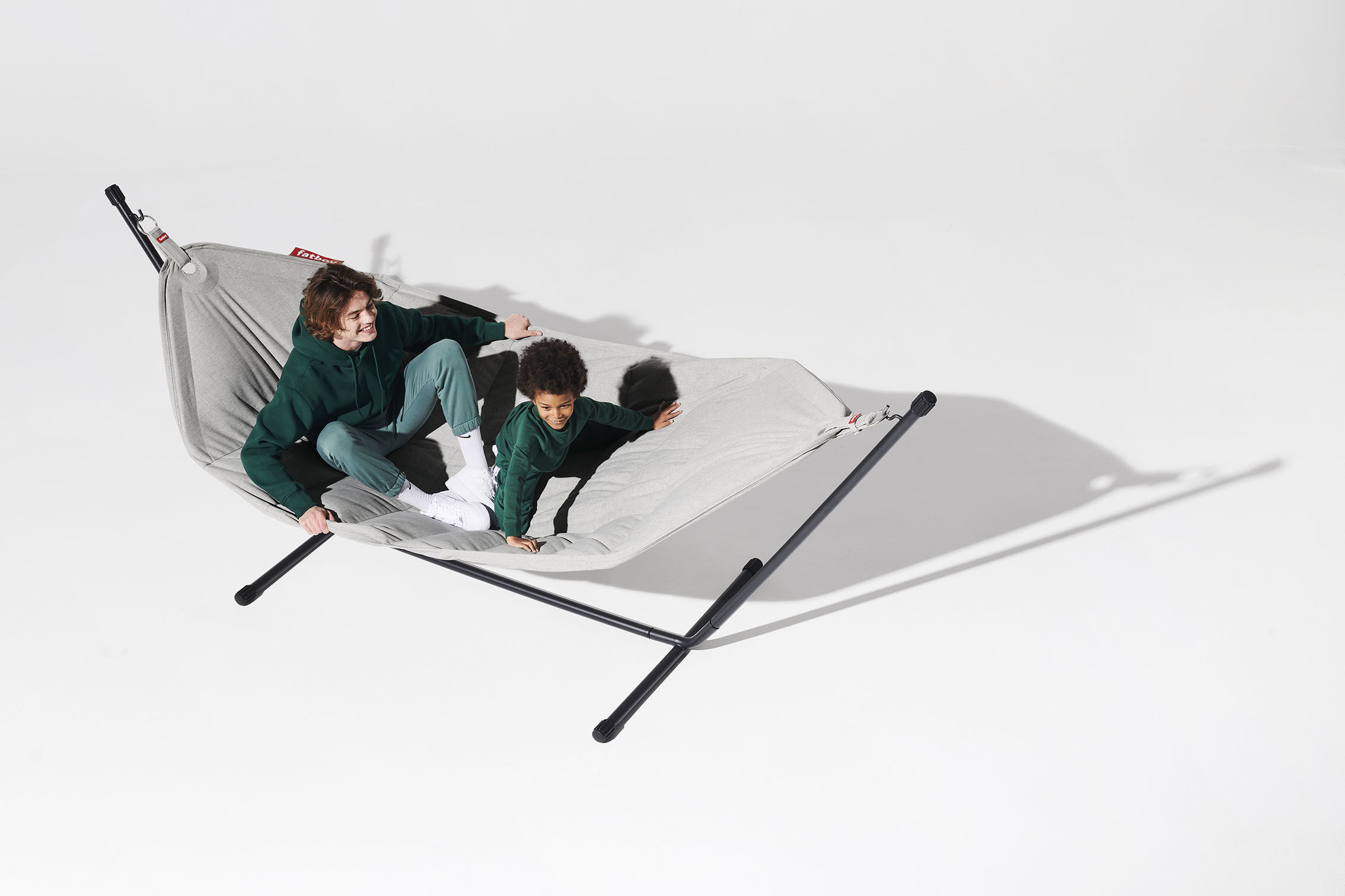 Headdemock: a foldable hammock with stand