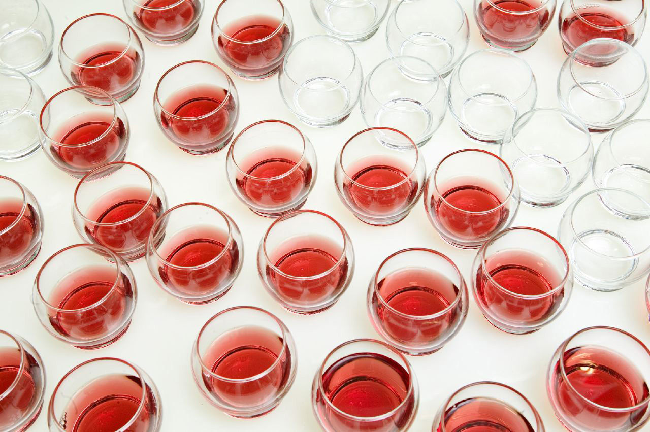 Normann Copenhagen Wackelglas 4er Set – 8 Cm Höhe, 9 Cm Durchmesser, 25 Cl, Spülmaschinenfest