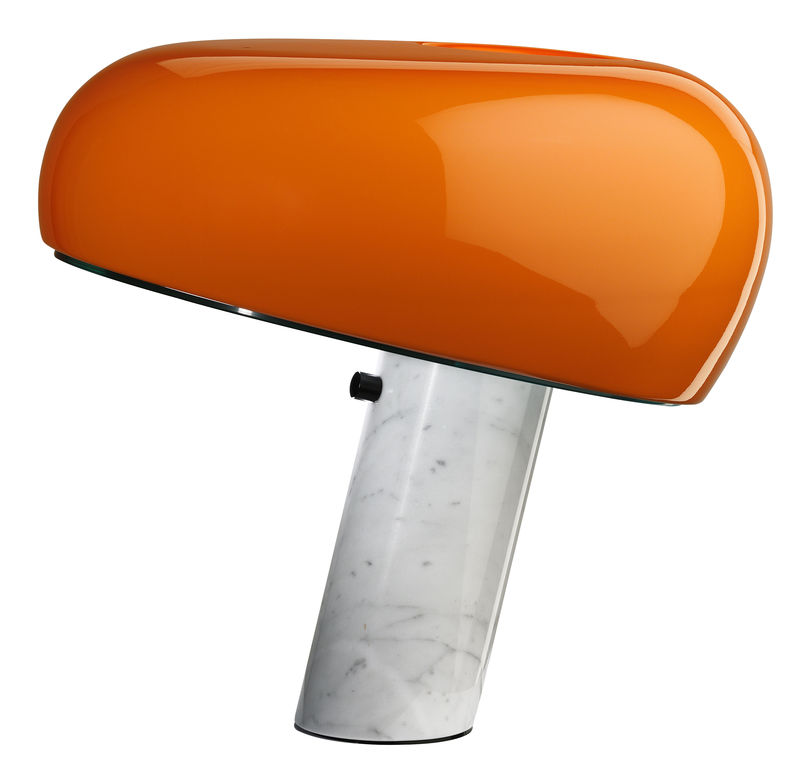 Leuchten - Tischleuchten - Tischleuchte Snoopy metall stein orange / limitierte Auflage - Metall & Marmorsockel - Flos - Orange / Sockel weiß - Carrara-Marmor, emailliertes Metall