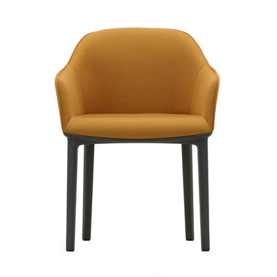 Mobilier - Chaises, fauteuils de salle à manger - Fauteuil rembourré Softshell Chair / 4 pieds - Tissu - Vitra - Orange Cognac (tissu Twil) - Mousse polyuréthane, Polyamide renforcé de fibre de verre, Tissu