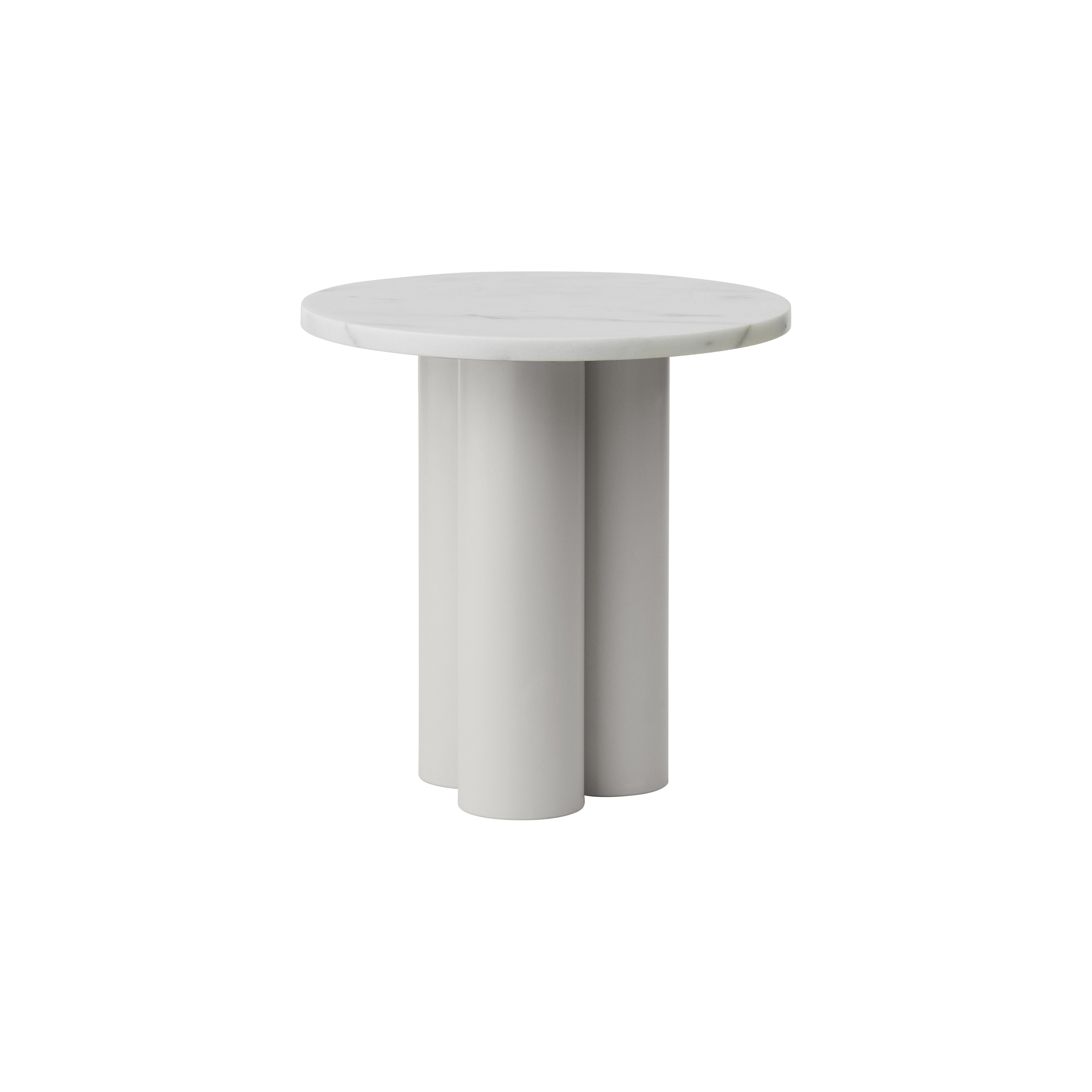 https://media.madeindesign.com/nuxeo/products/6/6/table-d-appoint-dit-marbre-carrare-blanc-pied-sable_madeindesign_416930_original.jpg