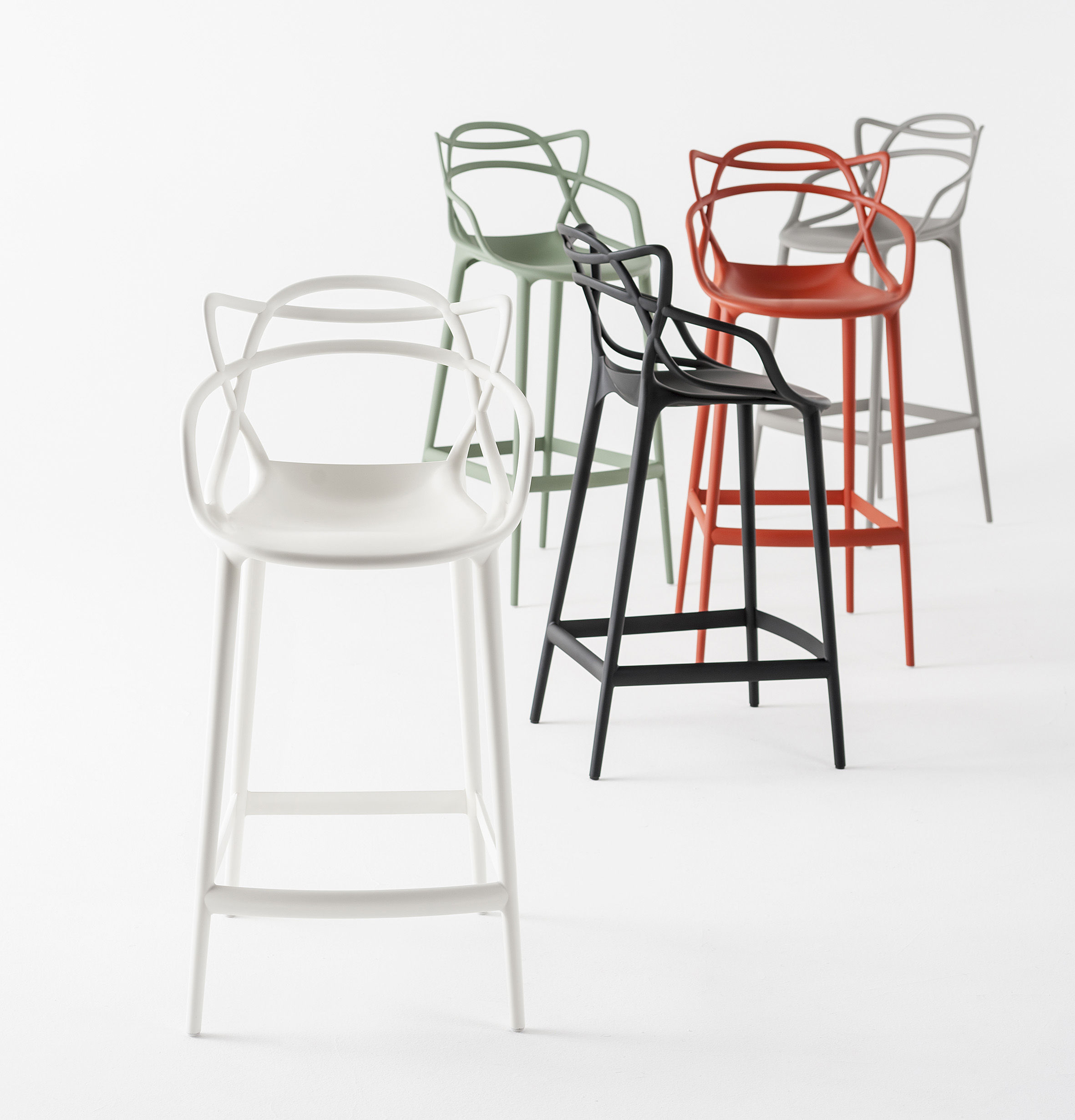 Scopri Sgabello alto Masters / H 65 cm, Bianco di Kartell, Made In Design Italia