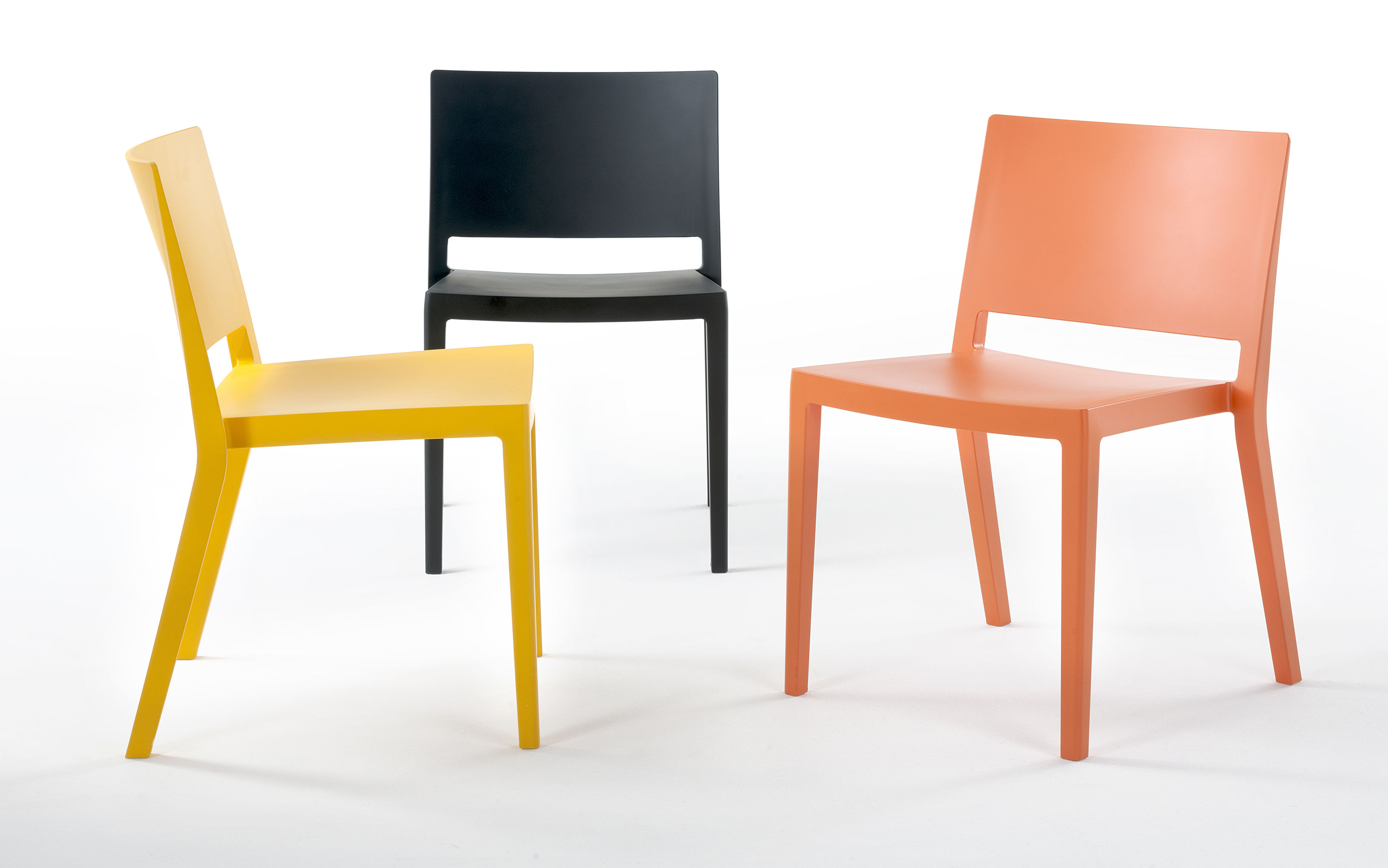 Chaise empilable Lizz Kartell Noir Made In Design