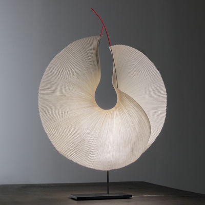 Ingo Maurer - Lampe de table The MaMo Nouchies en Papier, Métal laqué - Couleur Beige - 50 x 50.92 x