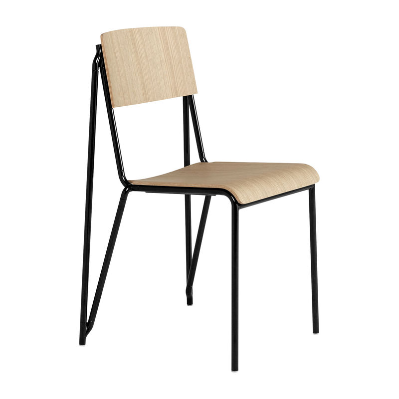 Möbel - Stühle  - Stapelbarer Stuhl Petit standard holz natur / Stahl & Holz - Hay - Eiche / Stuhlbeine schwarz - Eichenholzfurnier, thermolackierter Stahl