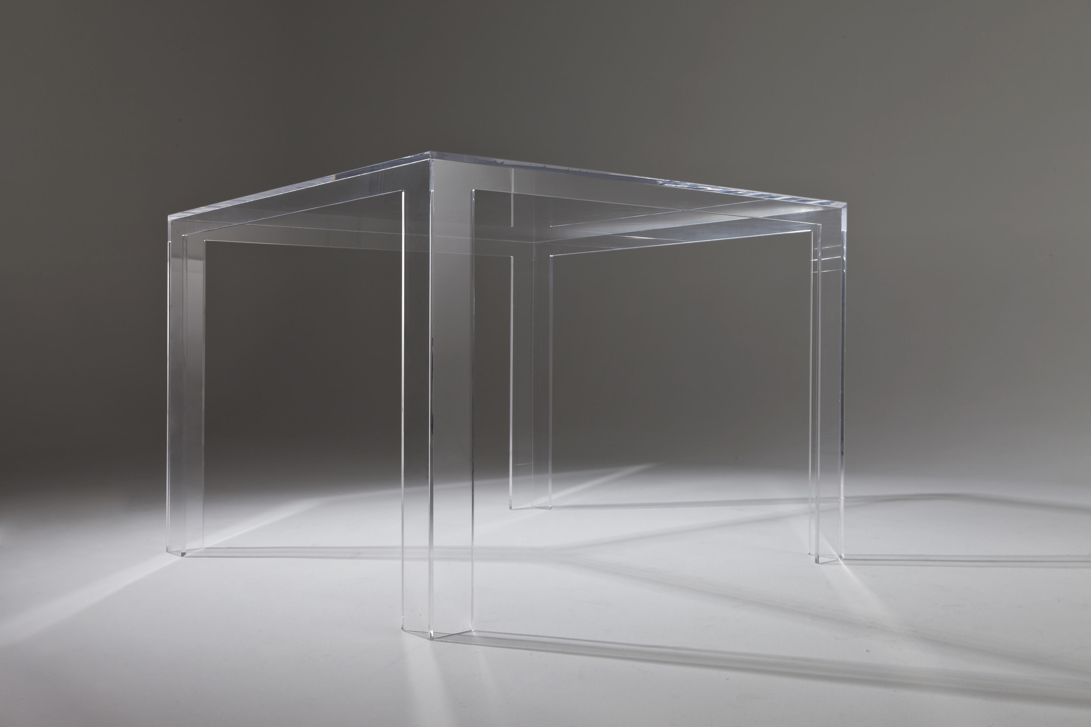 Table Invisible by Kartell Crystal L 100 x l 100 x h 72 Made In