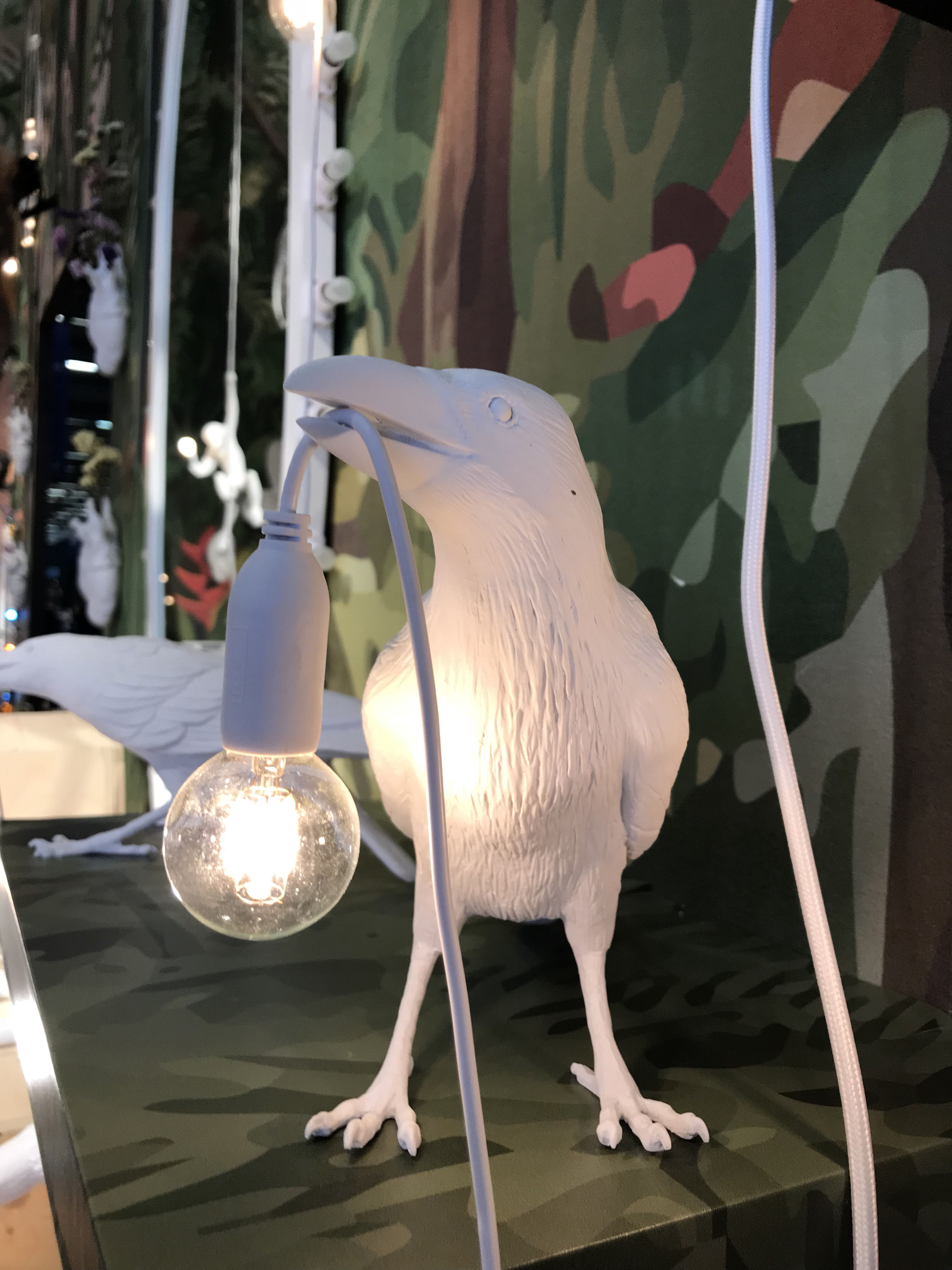 Seletti Bird Waiting Corbeau immobile Table lamp white Made In Design UK