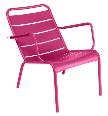 Life Style - Luxembourg Low armchair by Fermob - fuchsia - Lacquered aluminium