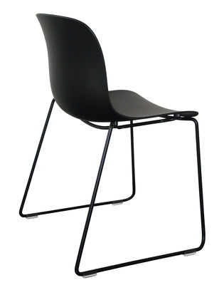 Mobilier - Chaises, fauteuils de salle à manger - Chaise empilable Troy Outdoor / Plastique & pied luge - Magis - Noir /  Pied noir - Acier  verni, Polypropylène