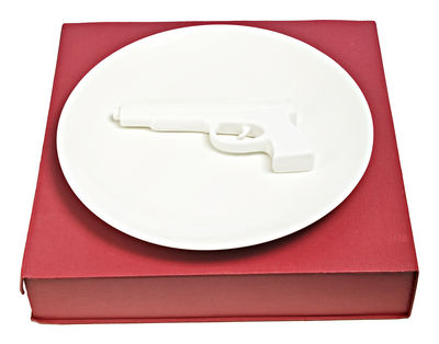 Tisch und Küche - Tabletts und Servierplatten - Gun Servierplatte mit Revolvermotiv - Ø 40 cm - Pols Potten - Revolvermotiv - weiß - Lackiertes Porzellan