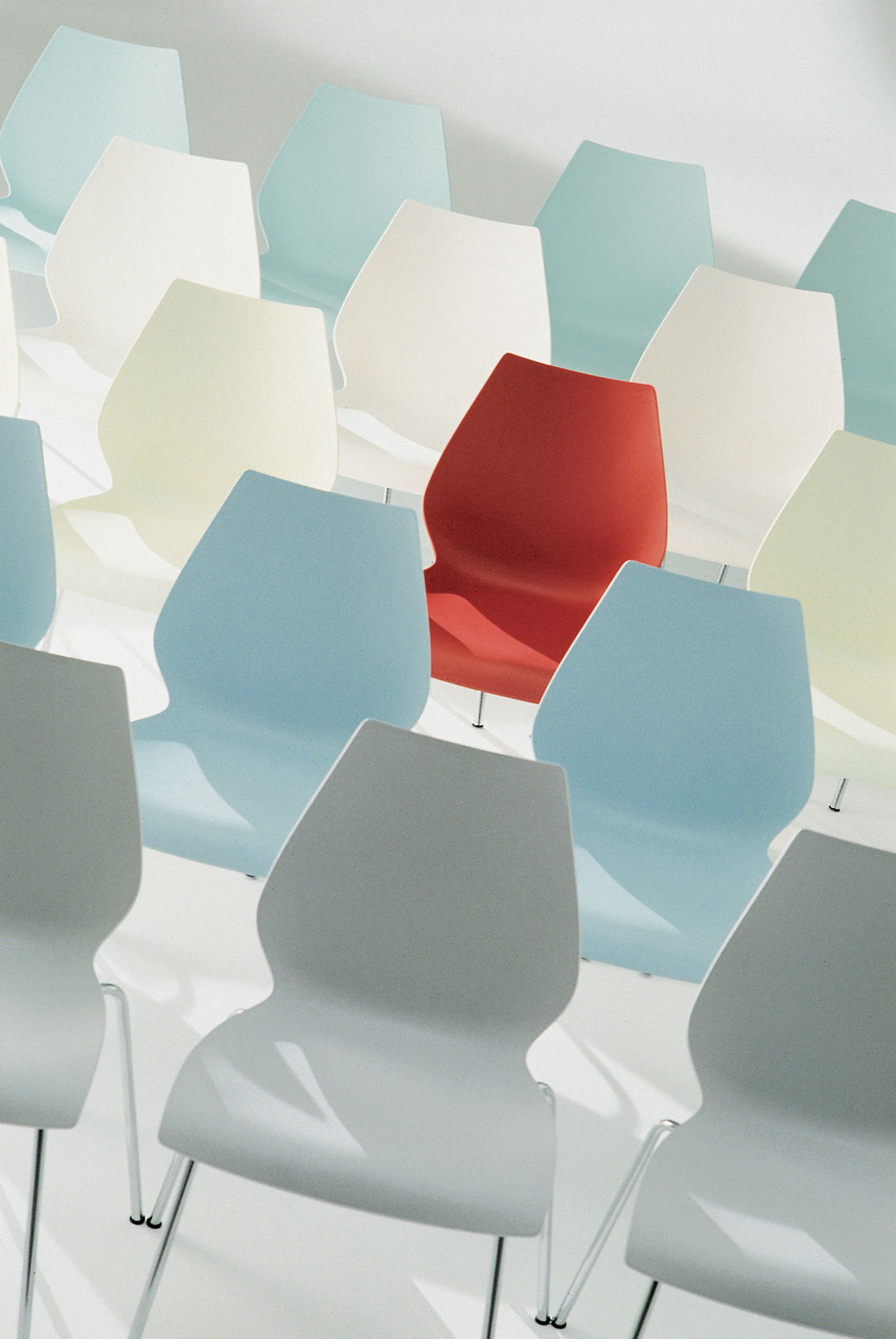 Chaise empilable Maui Kartell Noir Made In Design