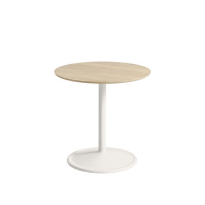 Arredamento - Tavolini  - Tavolino d'appoggio Soft - / Ø 48 x H 48 cm - Rovere massello di Muuto - Rovere chiaro / Bianco - alluminio verniciato, Legno di quercia massello FSC