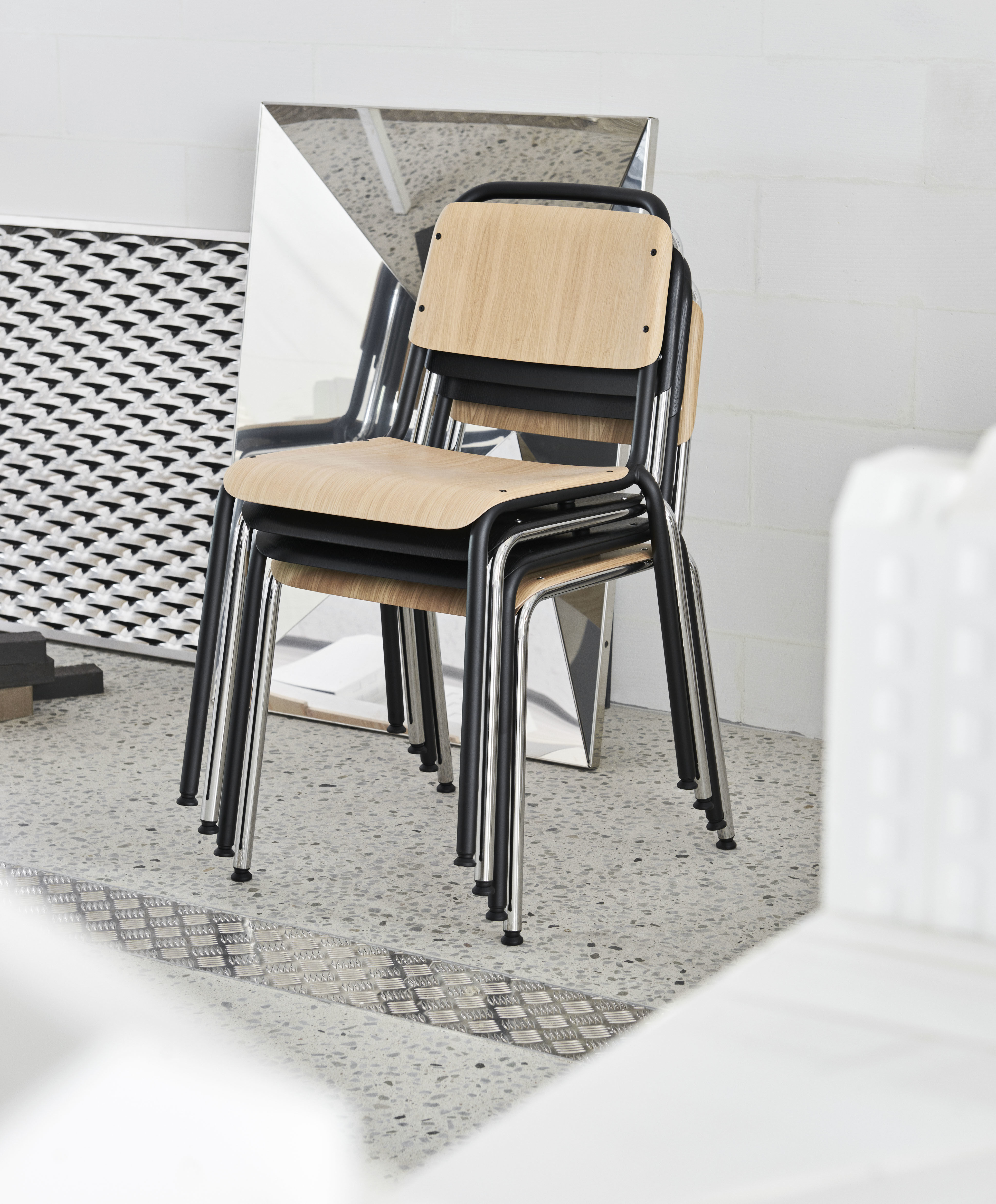 Stapelbarer Stuhl Halftime von Hay Holz natur Made In Design