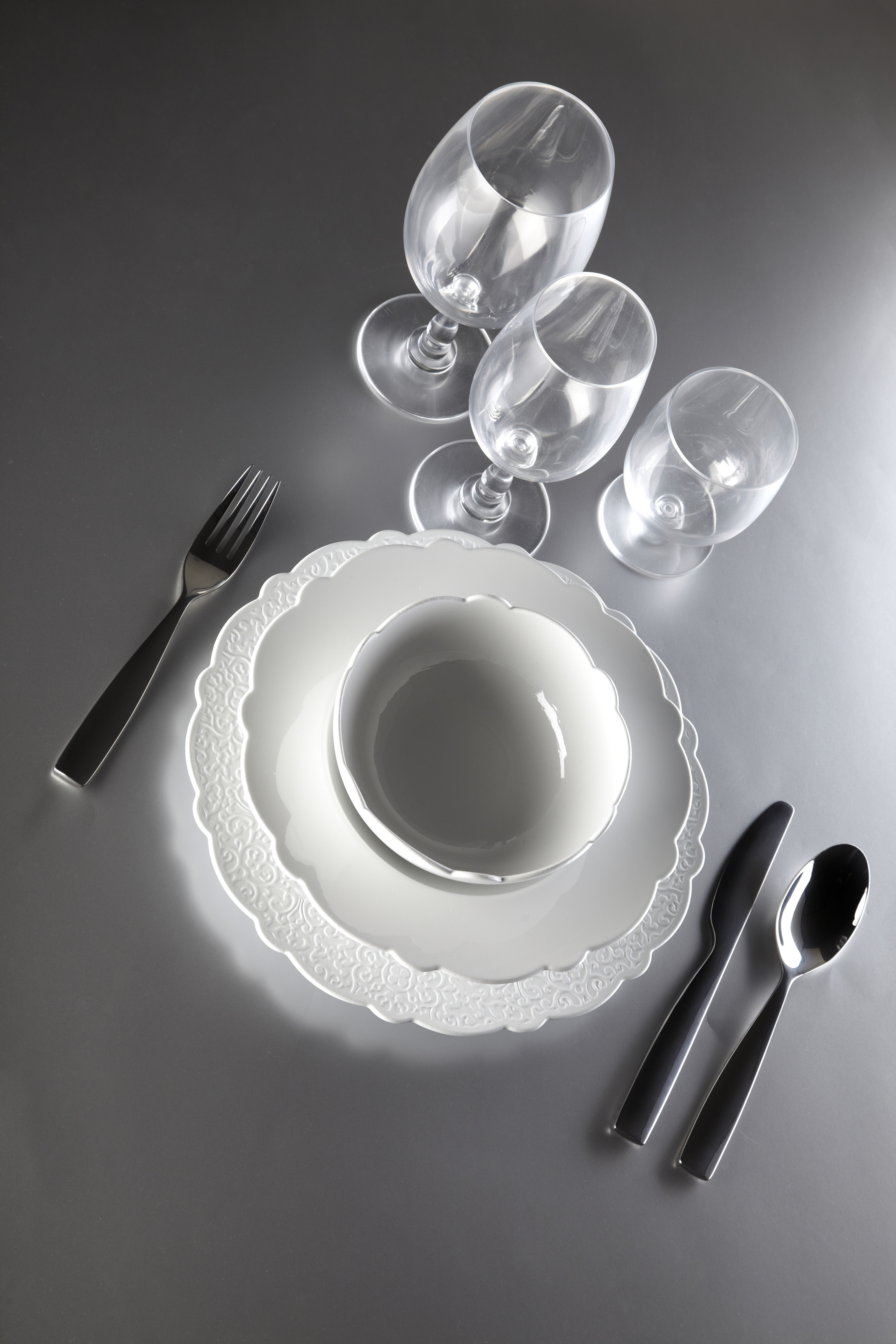 Alessi Dressed Plate - white | Made In Design UK