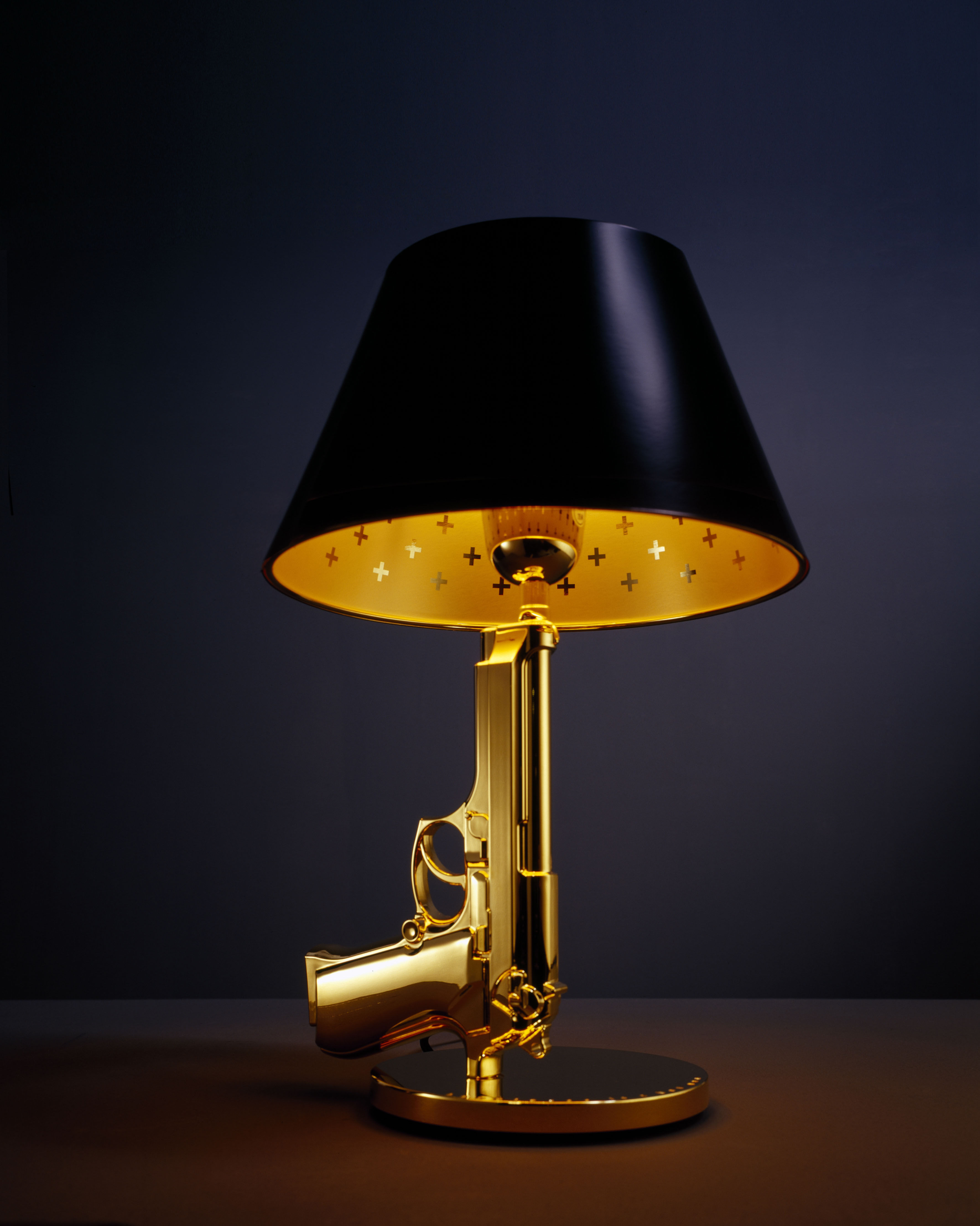 Tischleuchte Table Gun von Flos - Schwarz/Gold | Made In Design