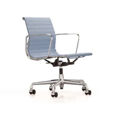 Arredamento - Sedie ufficio - Poltrona a rotelle Aluminium Chair EA117 - / schienale medio-alto - Seduta larga / Eames, 1958 di Vitra - Blu (tessuto Hopsak) / Alluminio cromato - , Tessuto