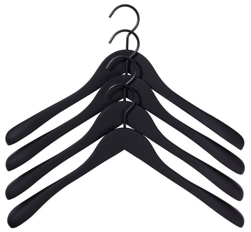 Accessoires - Bekleidung und Schuhe - Kleiderbügel Soft Coat holz schwarz / breit - 4er-Set - Hay - Breite Bügel / schwarz - Holz, Kautschuk